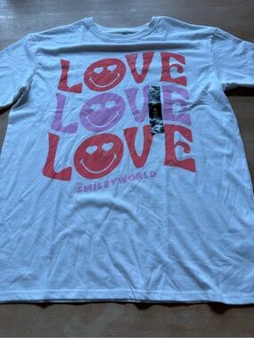 SmileyWorld Kids White Tee with Pink & Red LOVE Graphic